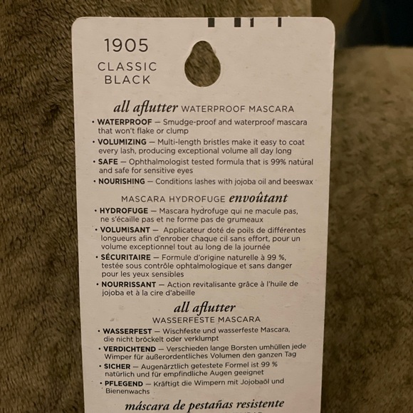 Waterproof Black Mascara by Burt’s Bees - Picture 9 of 16